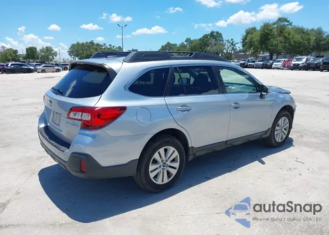 2019 Subaru Outback 2.5I Premium из США, поврежденный, VIN 4S4BSAFC8K3328032